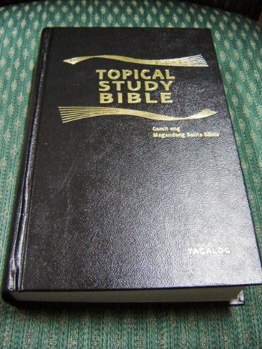 Tagalog Topical Study Bible / Tagalog Popular Version / Bagong Tipan ng Magandang Balita Biblia / Section heading, Book Intro, Notes, Helps, Refrences, Concordance, Maps / Philippine TVP 053