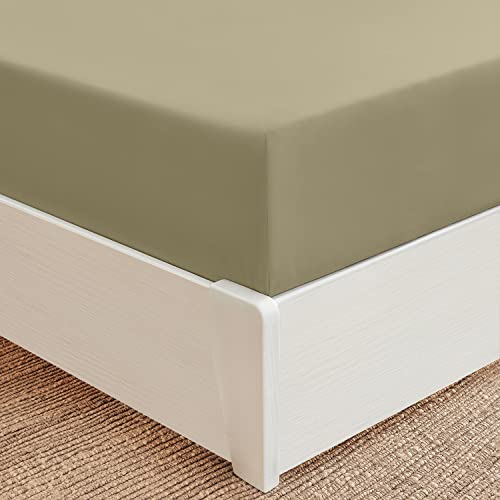 Mellanni Queen Fitted Sheet - Deep Pocket Cooling Sheets up to 16 inch - Hotel Luxury Bedding - Wrinkle, Fade, Stain Resistant - 1 Single Queen Fitted Sheet Only (Queen, Olive Green)