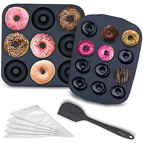 Chefast Ensemble de poêles à donut antiadhésives: moules à donuts en silicone sans BPA, spatule et 5 sacs à pâtisserie – Moules à pâtisserie pour petits beignets de taille complète – Bagels et beignets